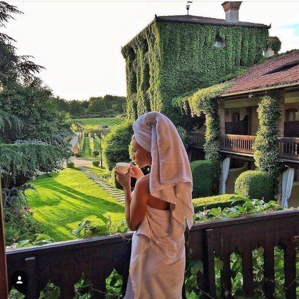 Mischaela Elkins de Valerga