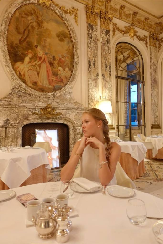 Mischaela Elkins de Valerga 