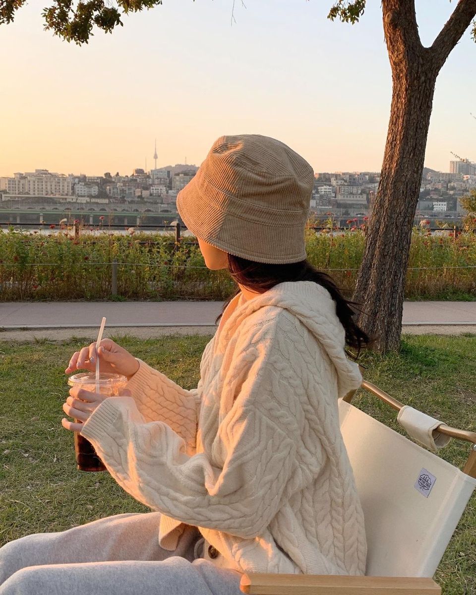 The Signs You’re in Your Wounded Feminine (And How to Shift Into&nbsp;Sovereignty)